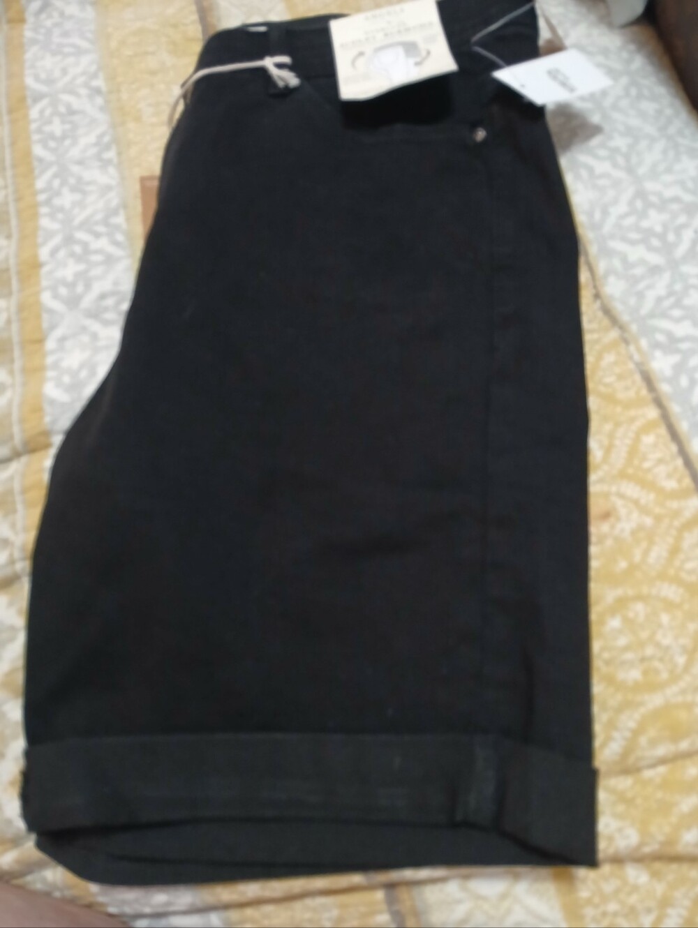 Shorts - Picture 2 of 4